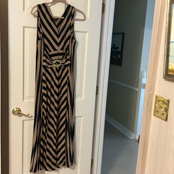 Liz Lange Dresses & Skirts - EUC, LIZ LANGE COTTON MAXI DRESS,size 1X,Very Comfy,gold silver attached circle